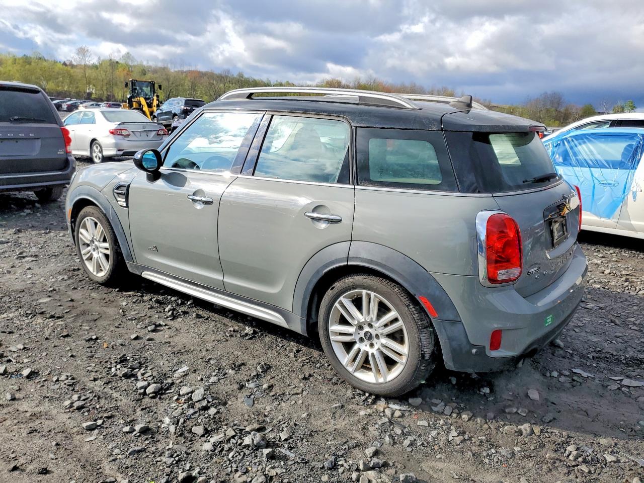 2017 MINI COOPER