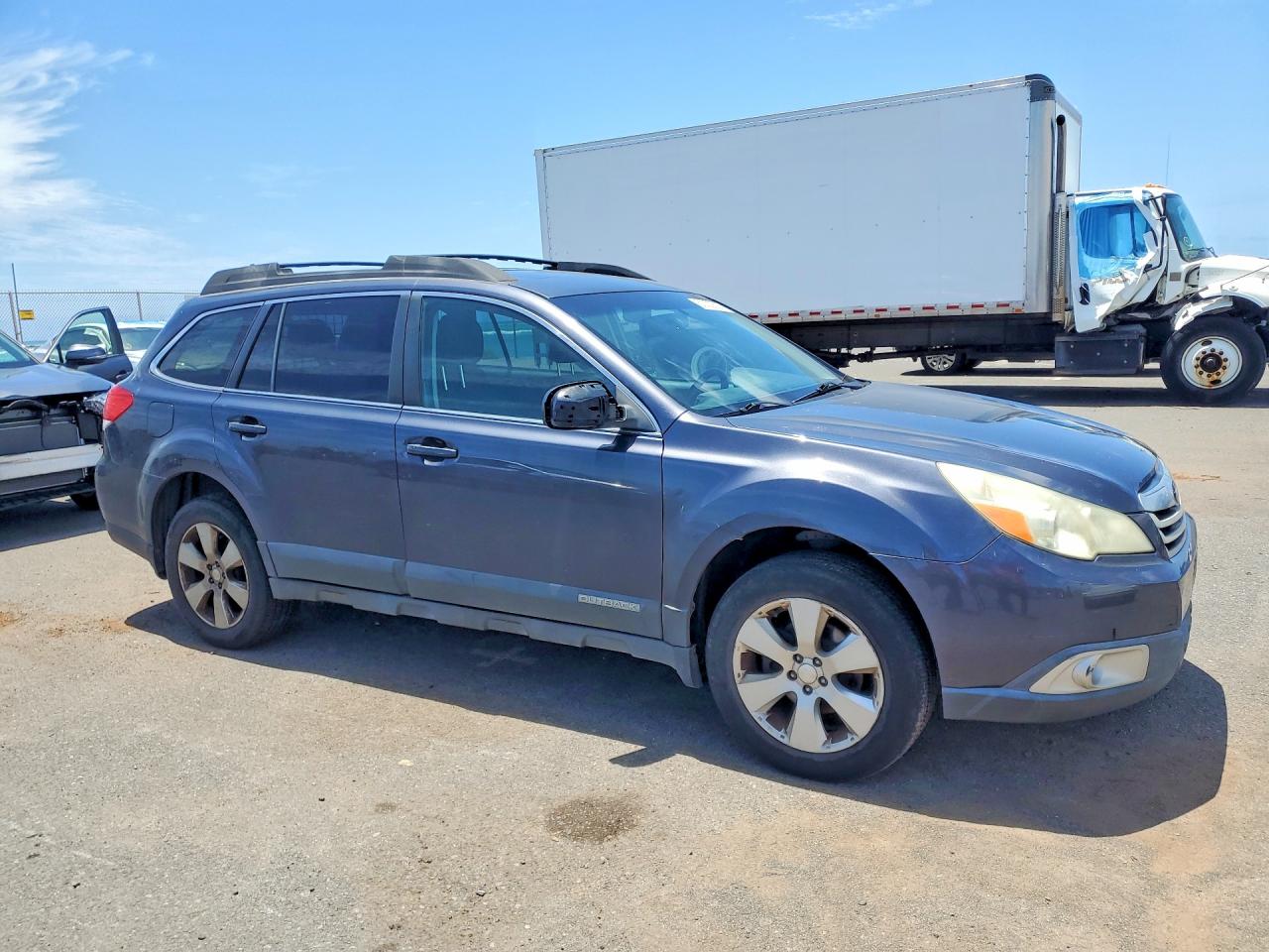 2011 SUBARU OUTBACK