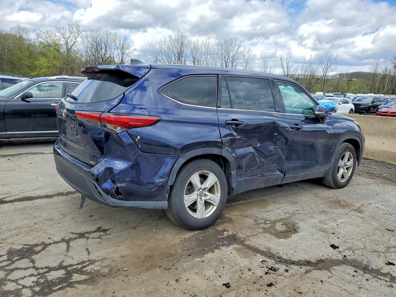 2022 TOYOTA HIGHLANDER