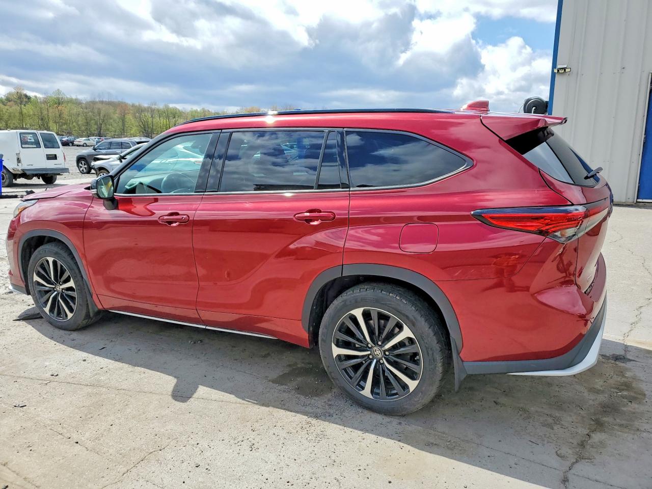 2022 TOYOTA HIGHLANDER