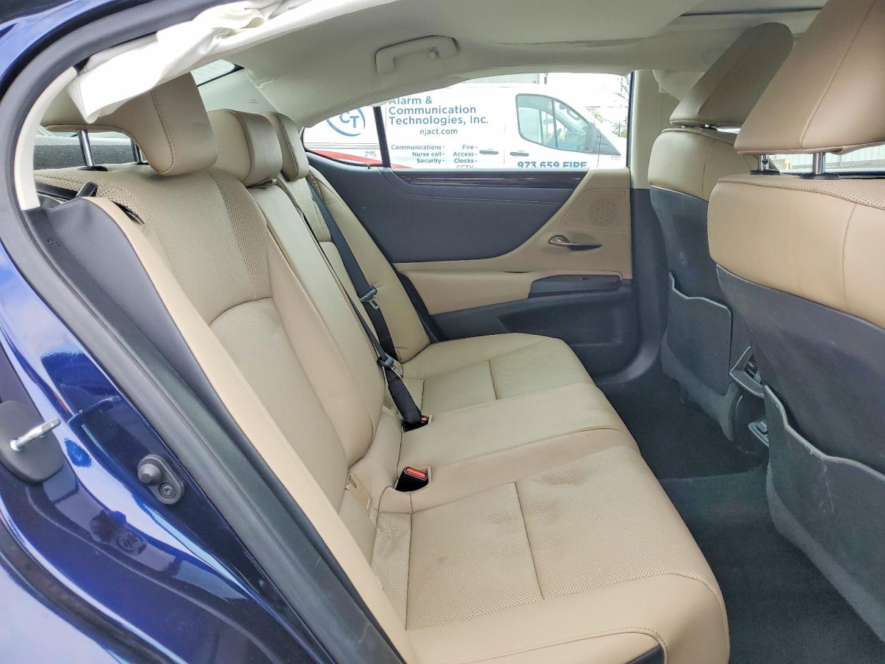 2021 LEXUS ES350
