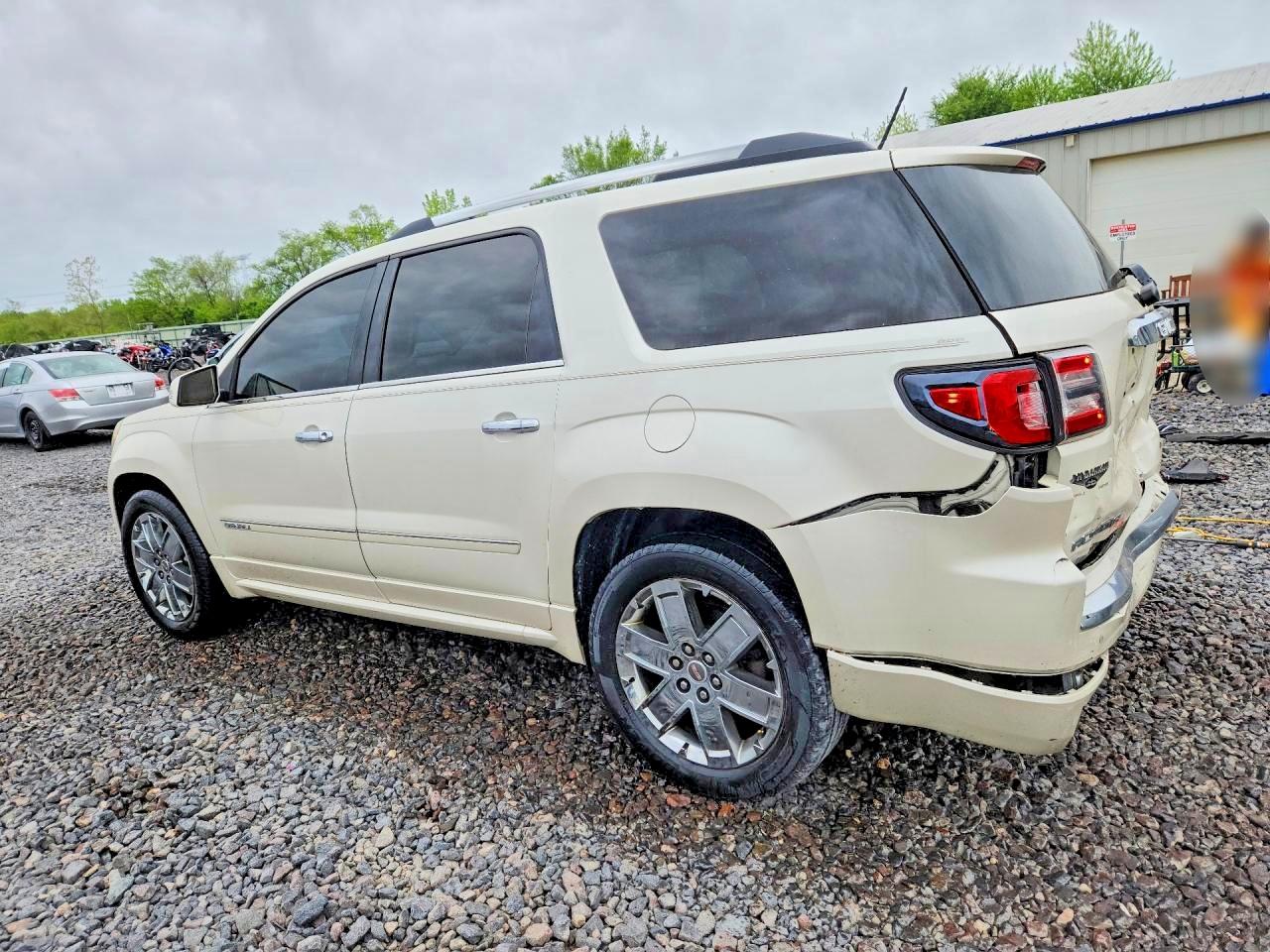 2013 GMC ACADIA DEN