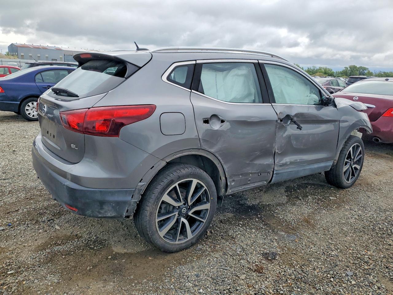 2017 NISSAN ROGUE