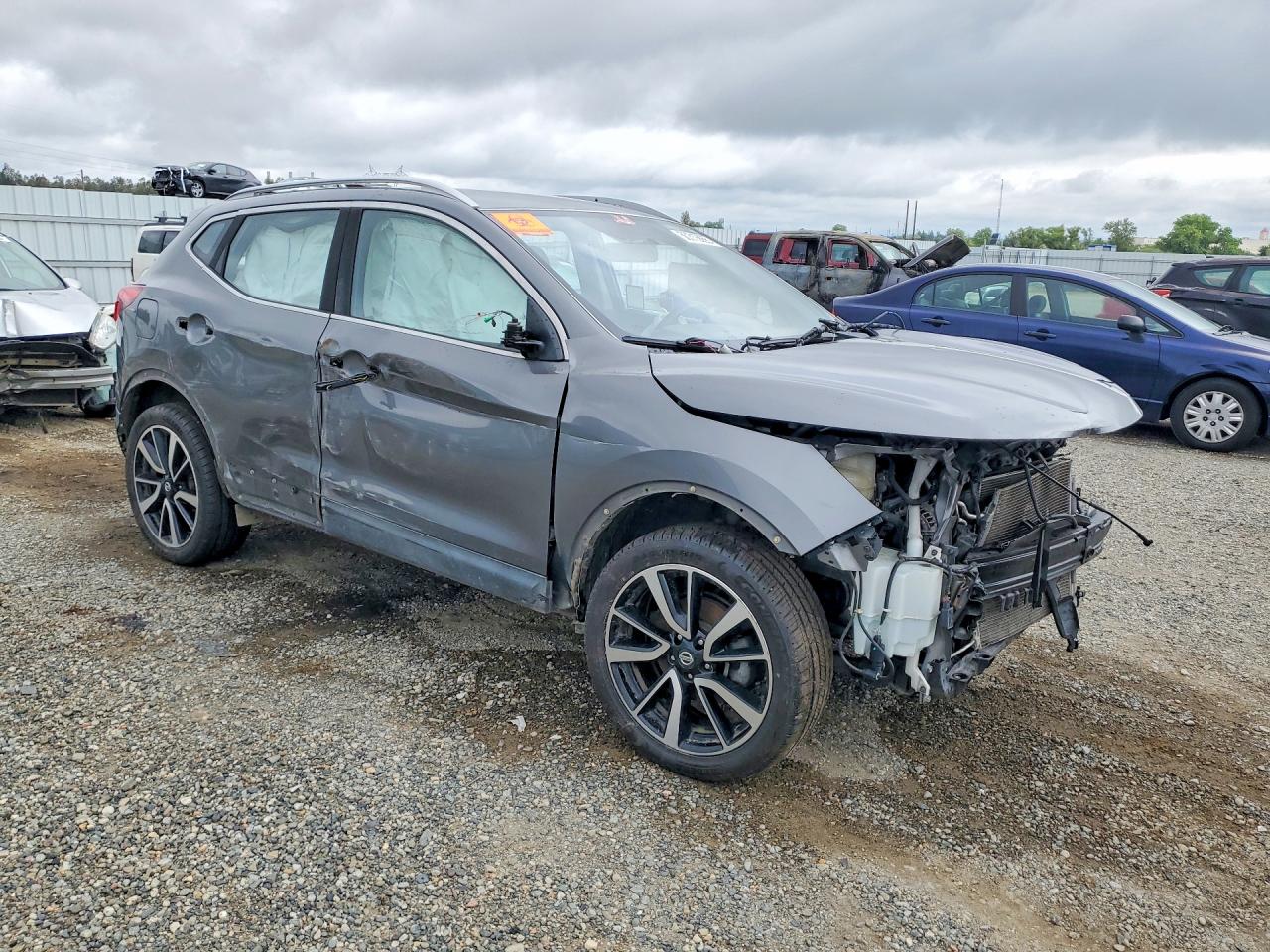 2017 NISSAN ROGUE