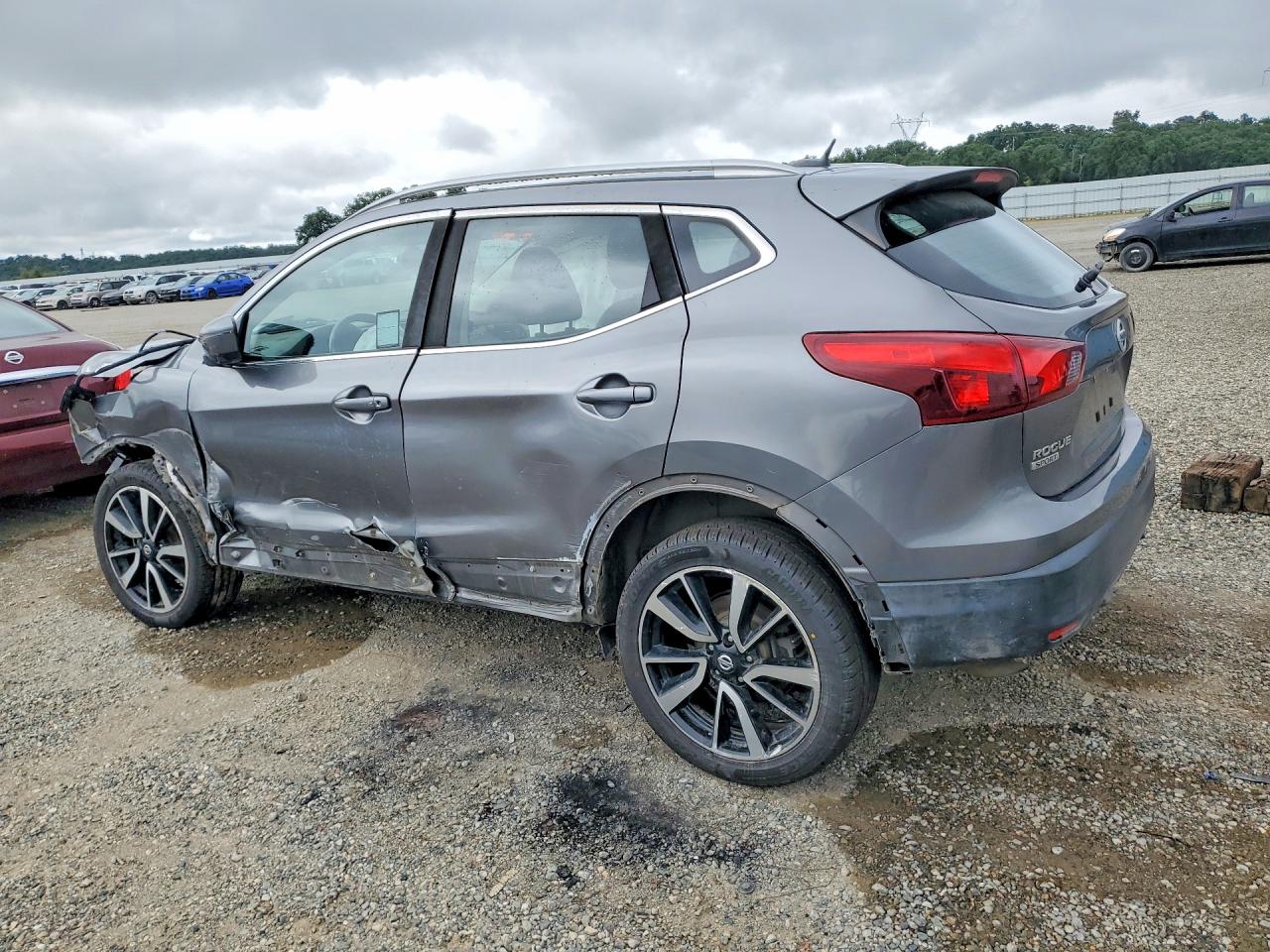2017 NISSAN ROGUE