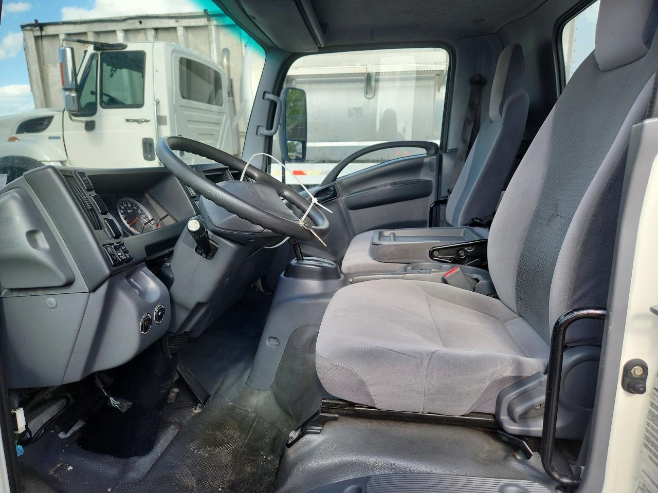 2019 ISUZU NPR