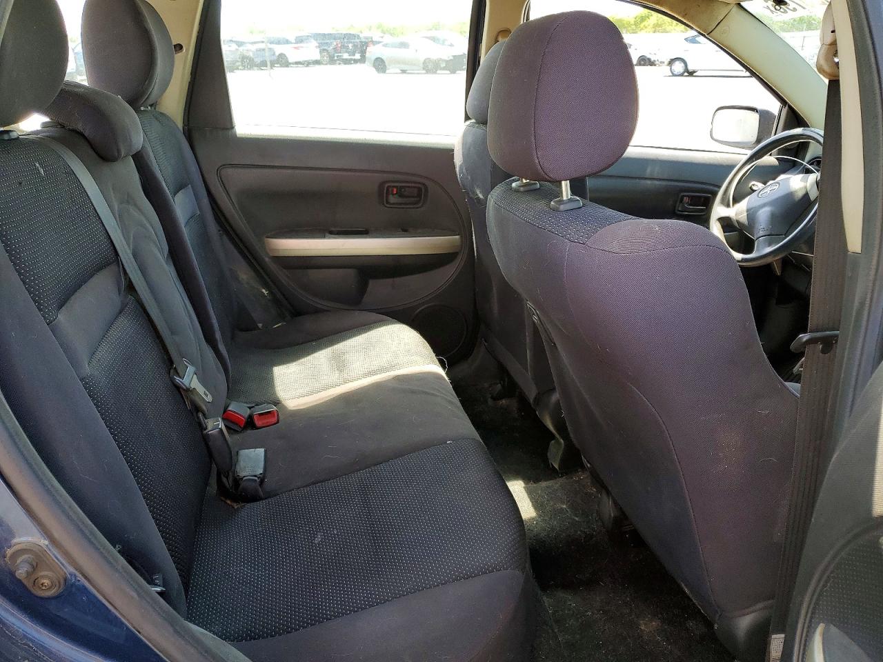 2004 TOYOTA XA