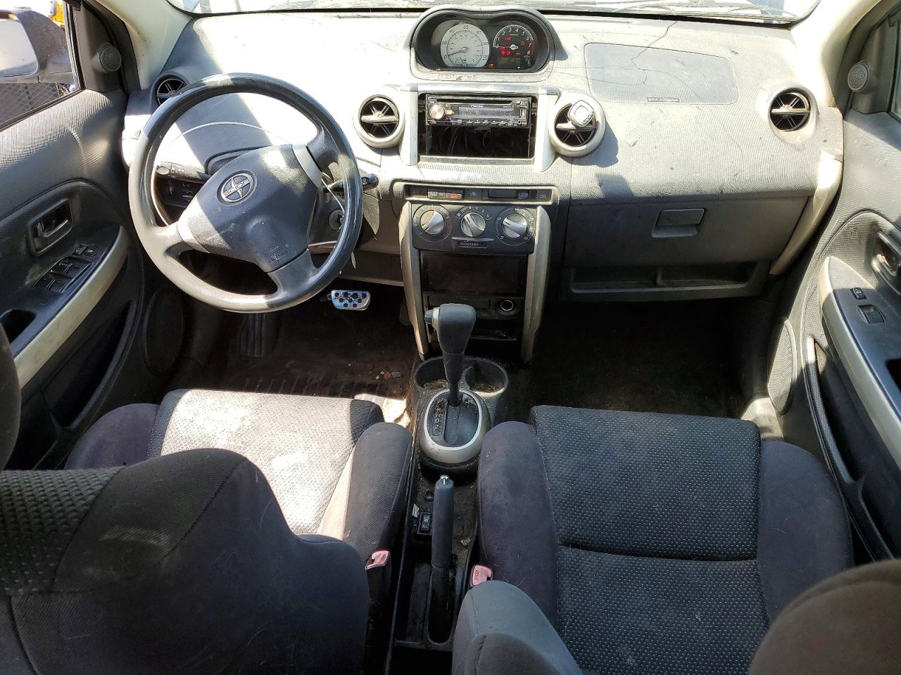 2004 TOYOTA XA