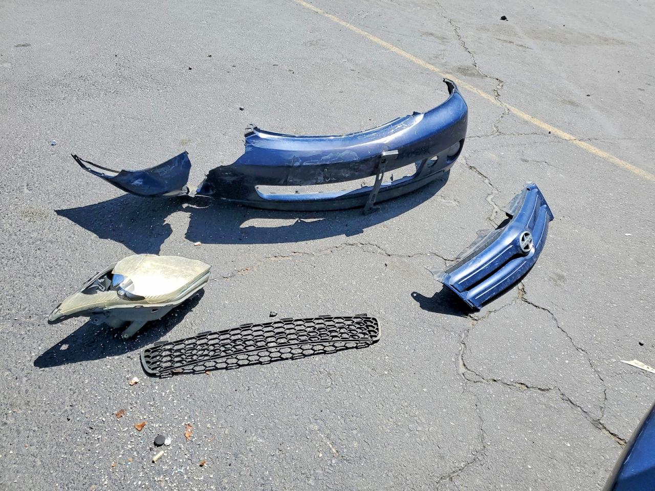 2004 TOYOTA XA