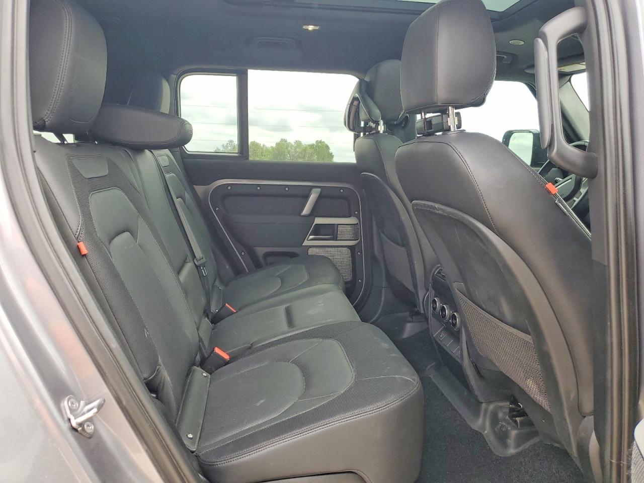 2023 LAND ROVER DEFENDER