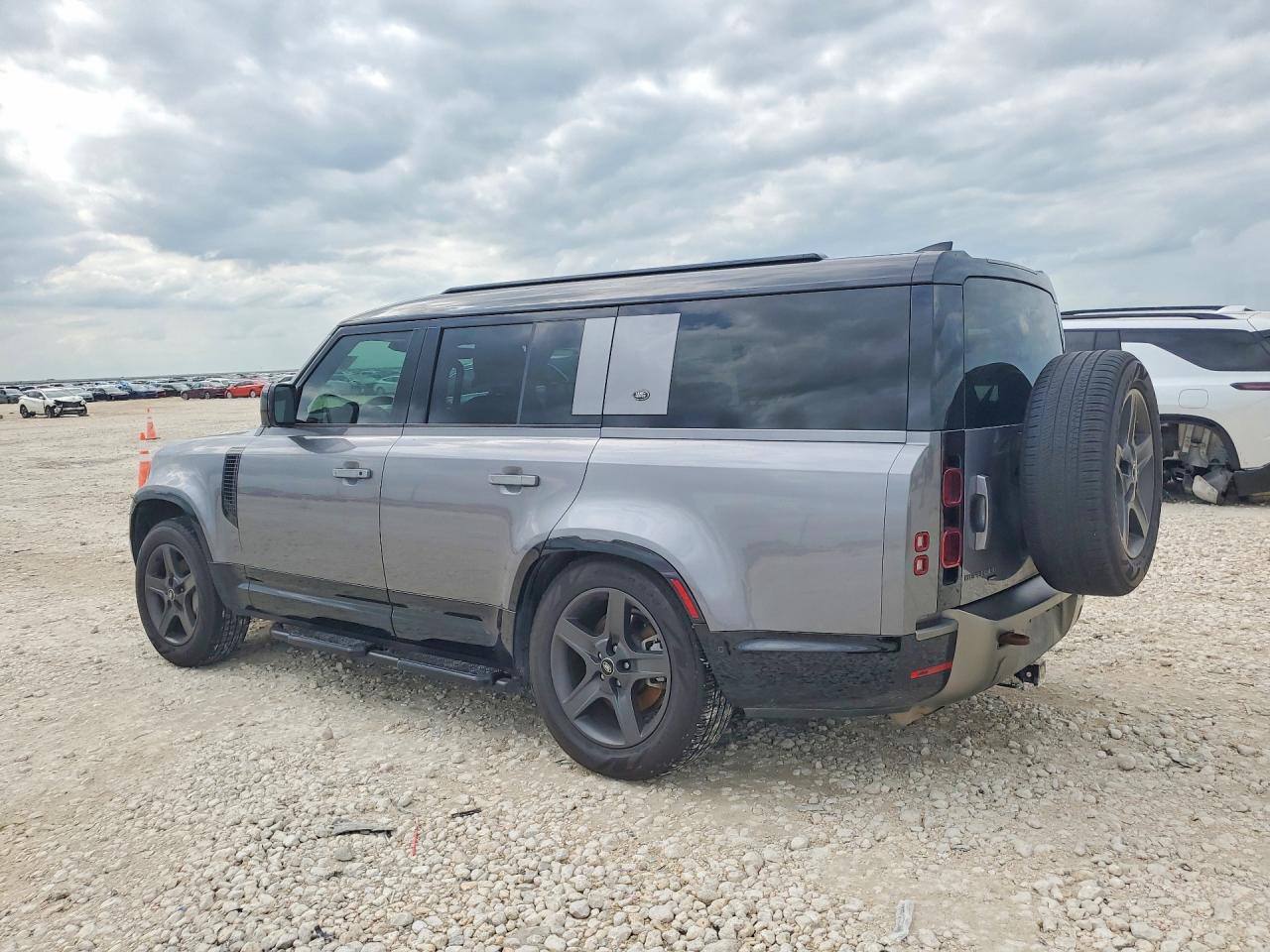 2023 LAND ROVER DEFENDER