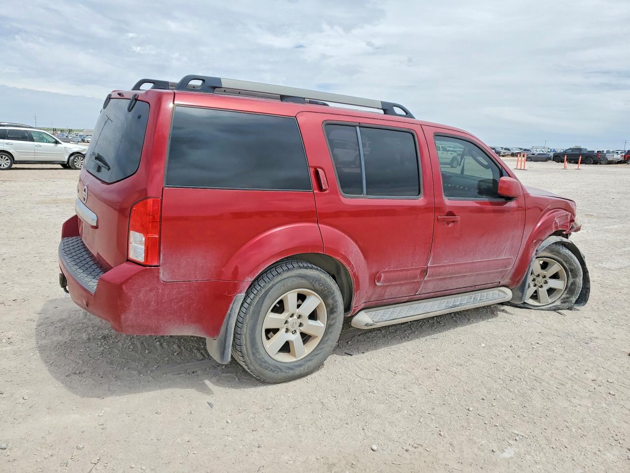 2011 NISSAN PATHFINDER