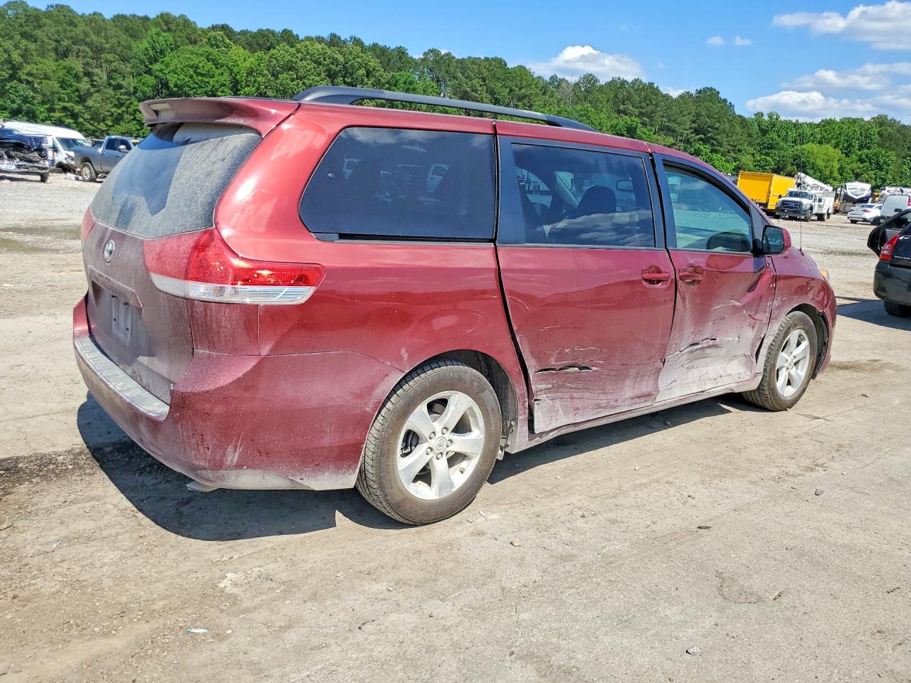 2014 TOYOTA SIENNA