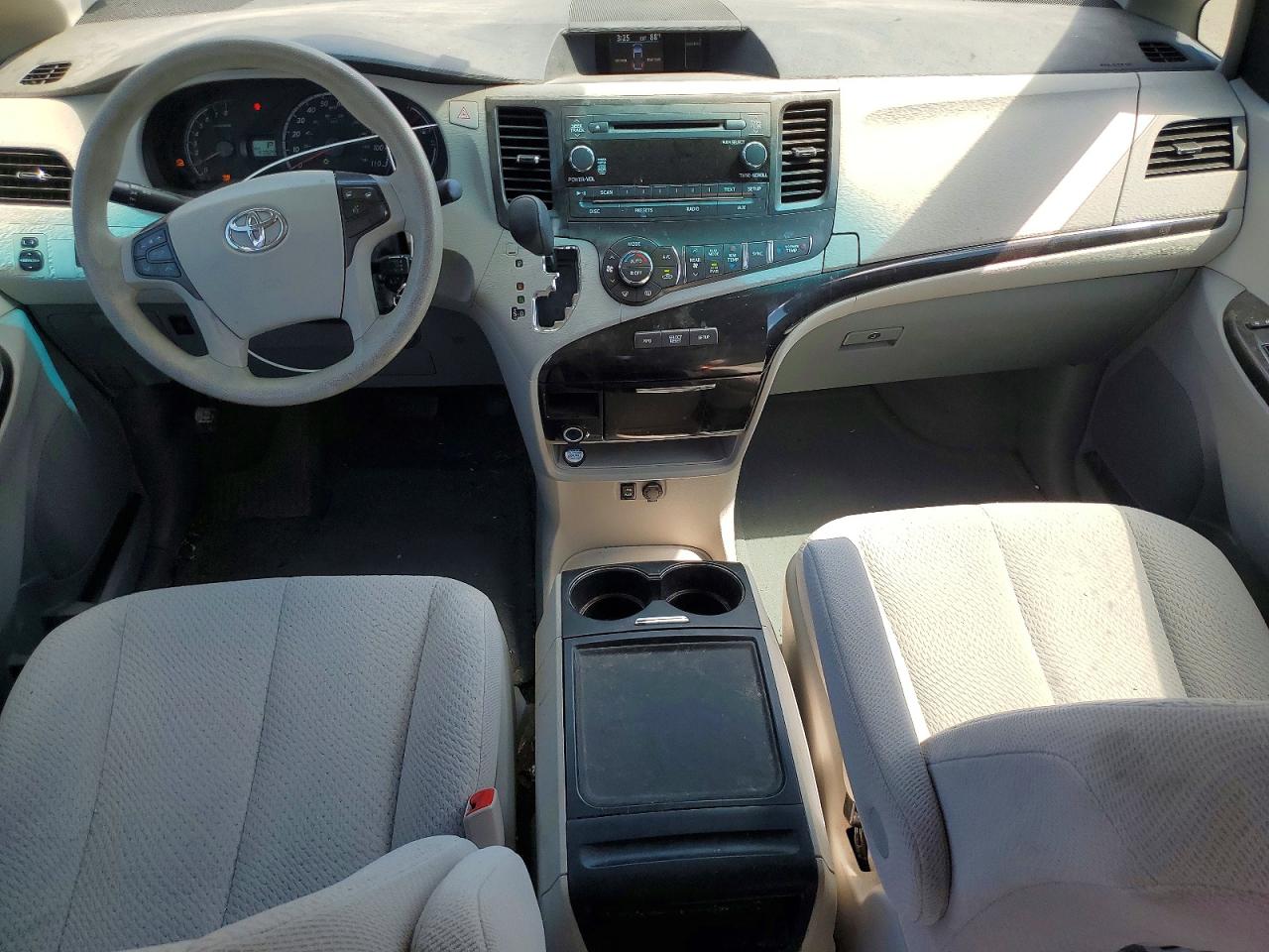 2014 TOYOTA SIENNA