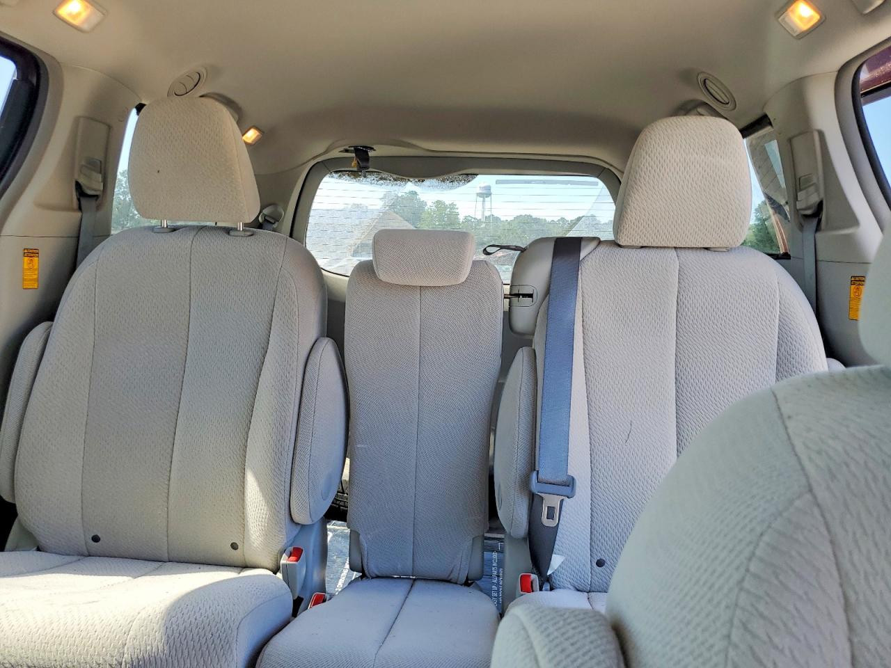 2014 TOYOTA SIENNA