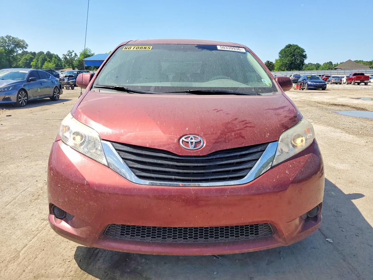 2014 TOYOTA SIENNA