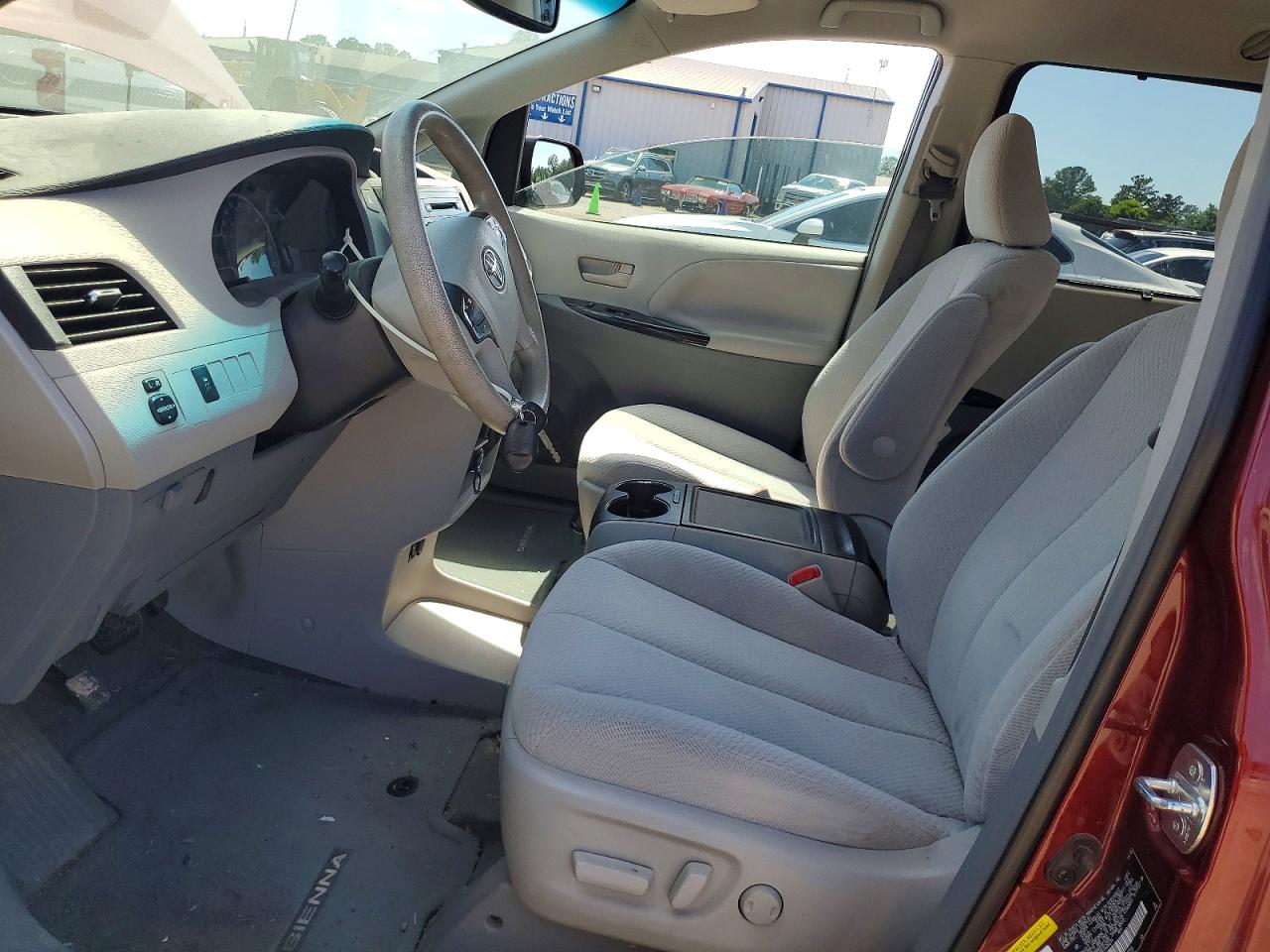 2014 TOYOTA SIENNA