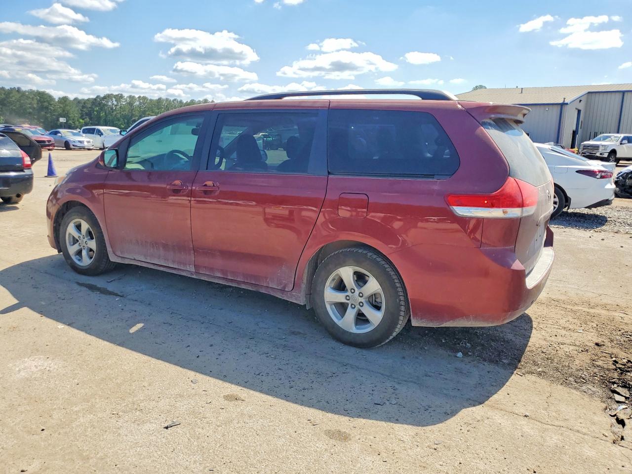 2014 TOYOTA SIENNA