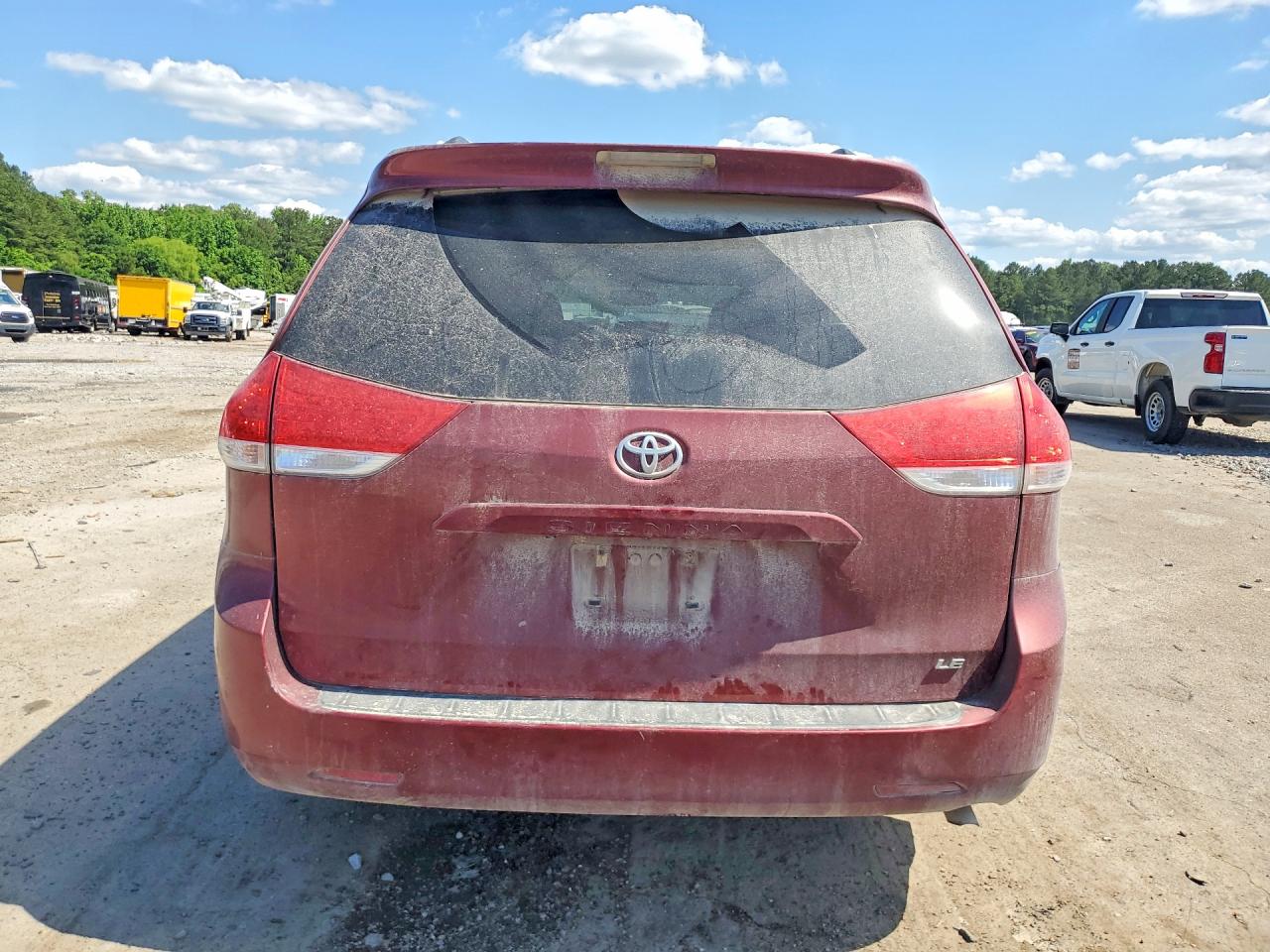 2014 TOYOTA SIENNA