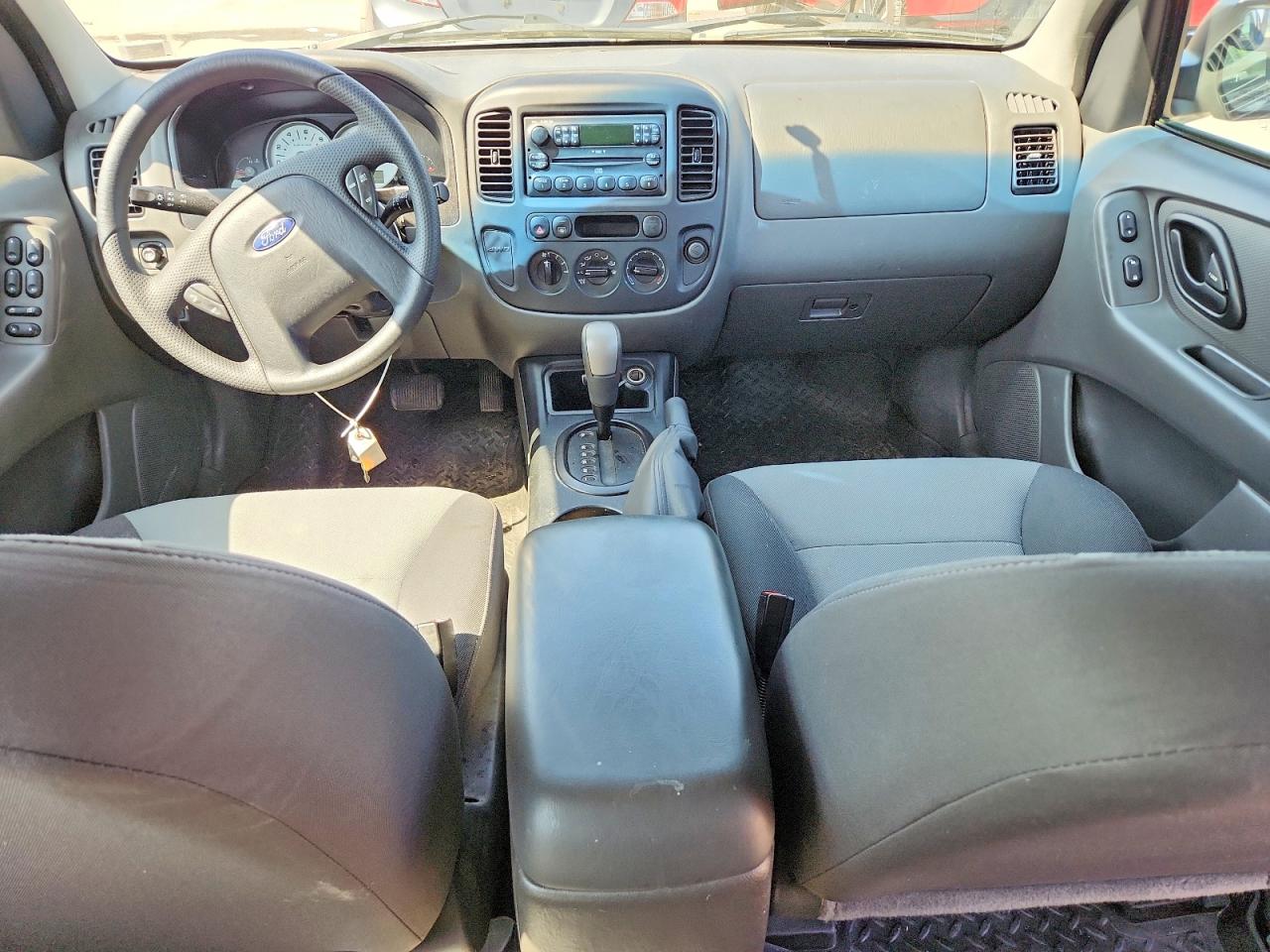 2005 FORD ESCAPE