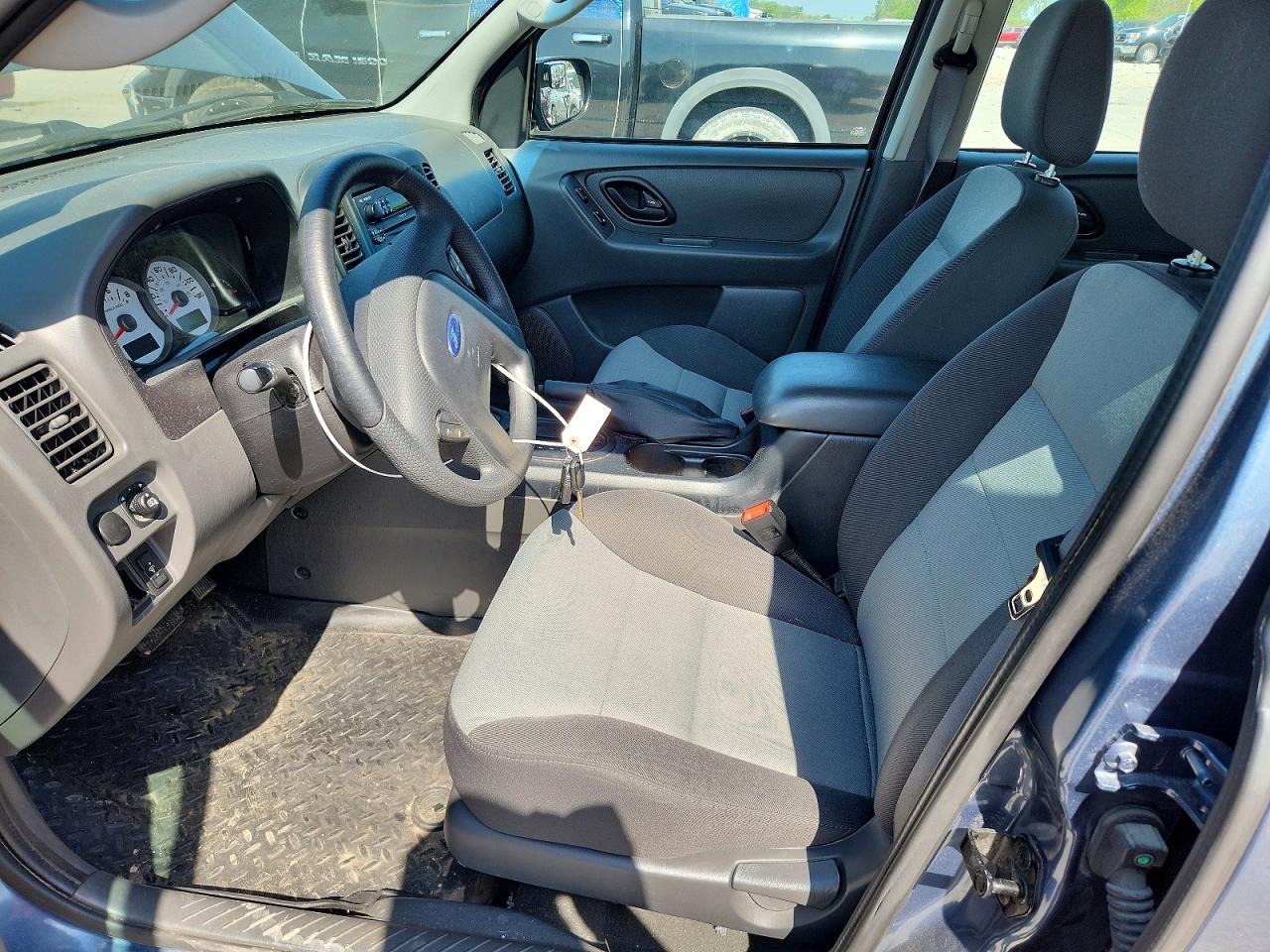 2005 FORD ESCAPE