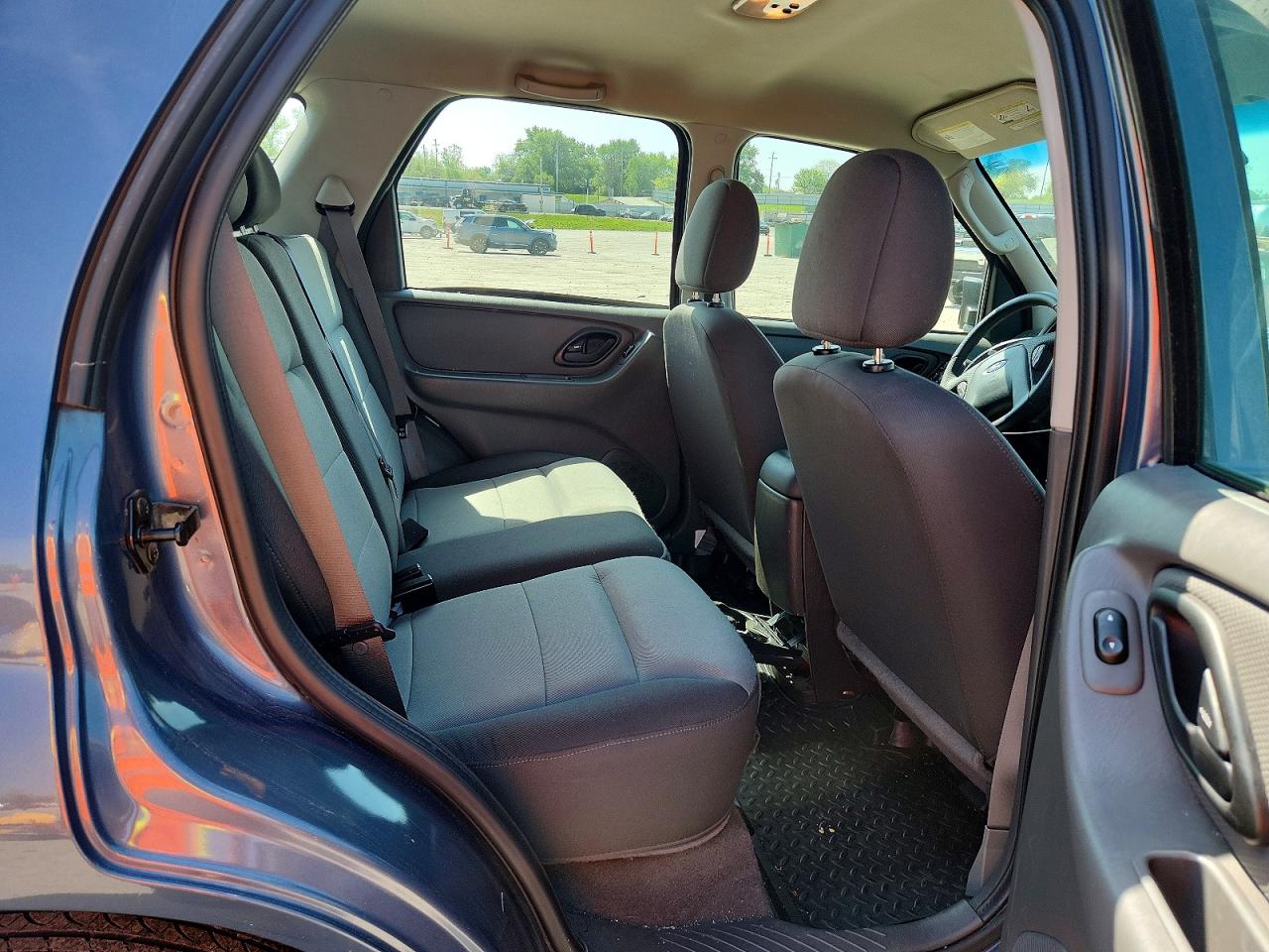 2005 FORD ESCAPE
