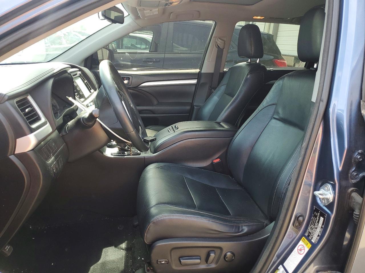 2016 TOYOTA HIGHLANDER