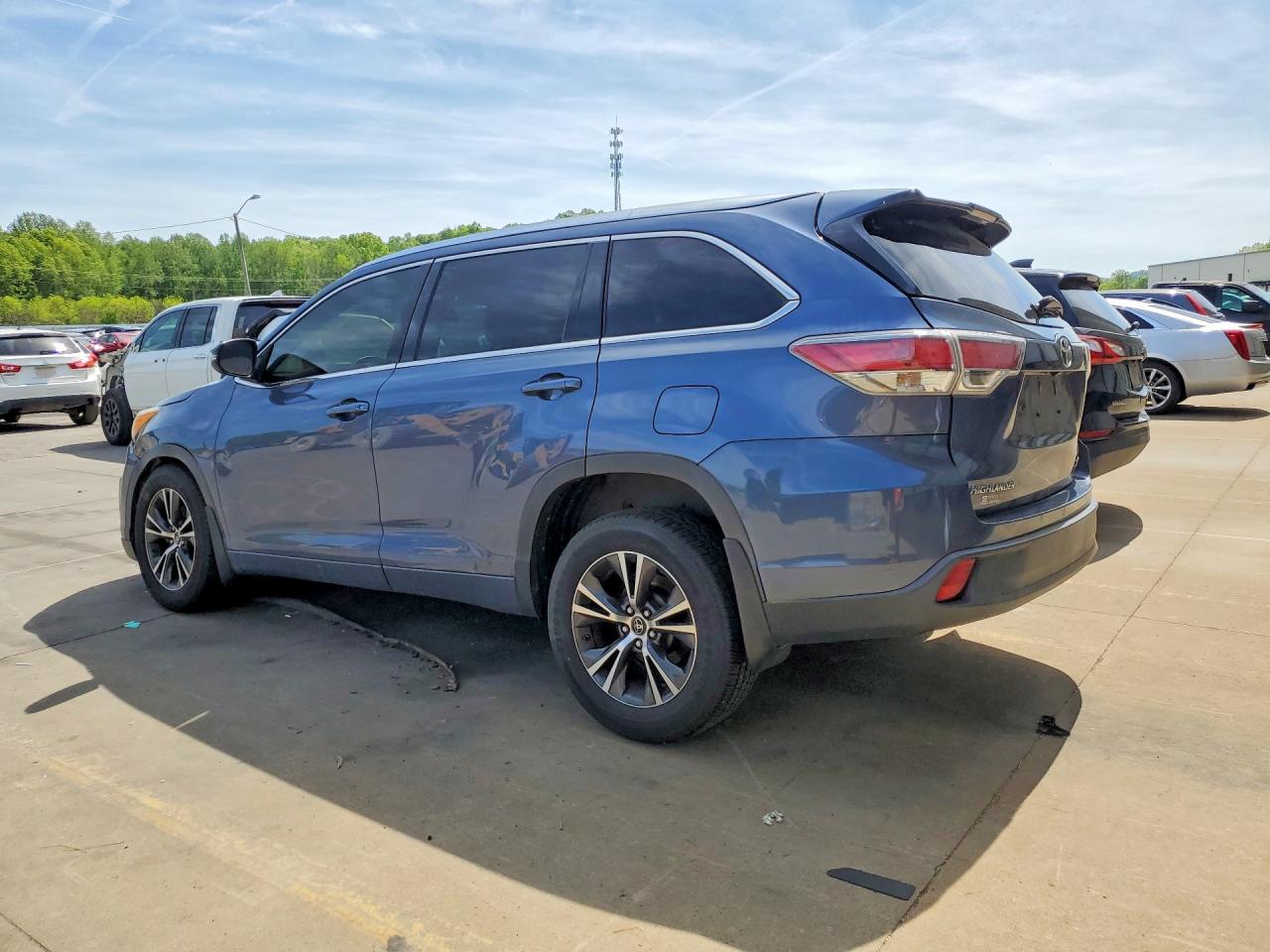 2016 TOYOTA HIGHLANDER