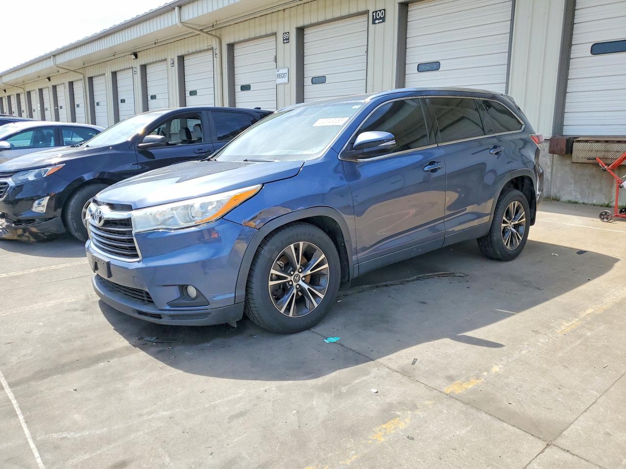 2016 TOYOTA HIGHLANDER