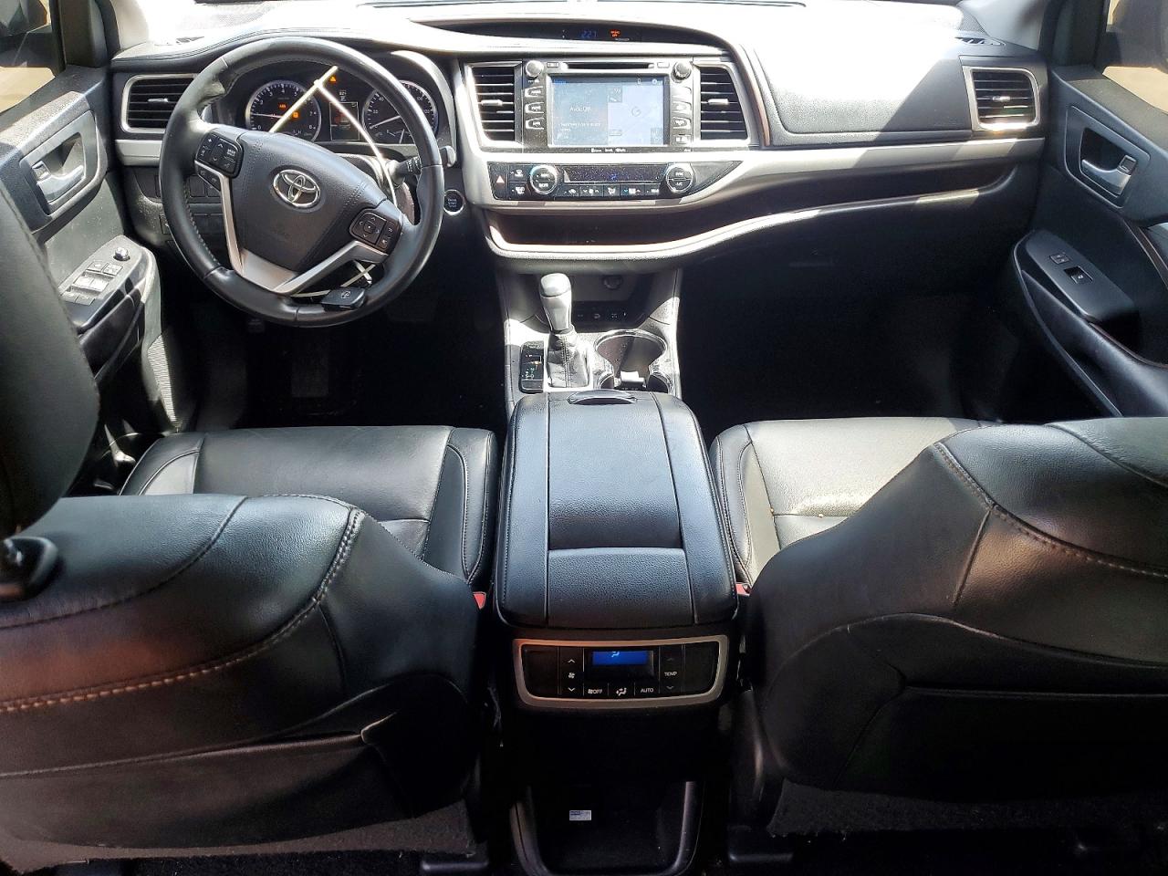 2016 TOYOTA HIGHLANDER