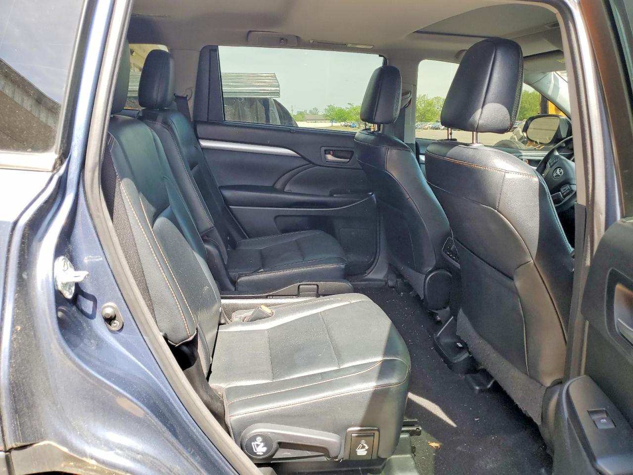 2016 TOYOTA HIGHLANDER