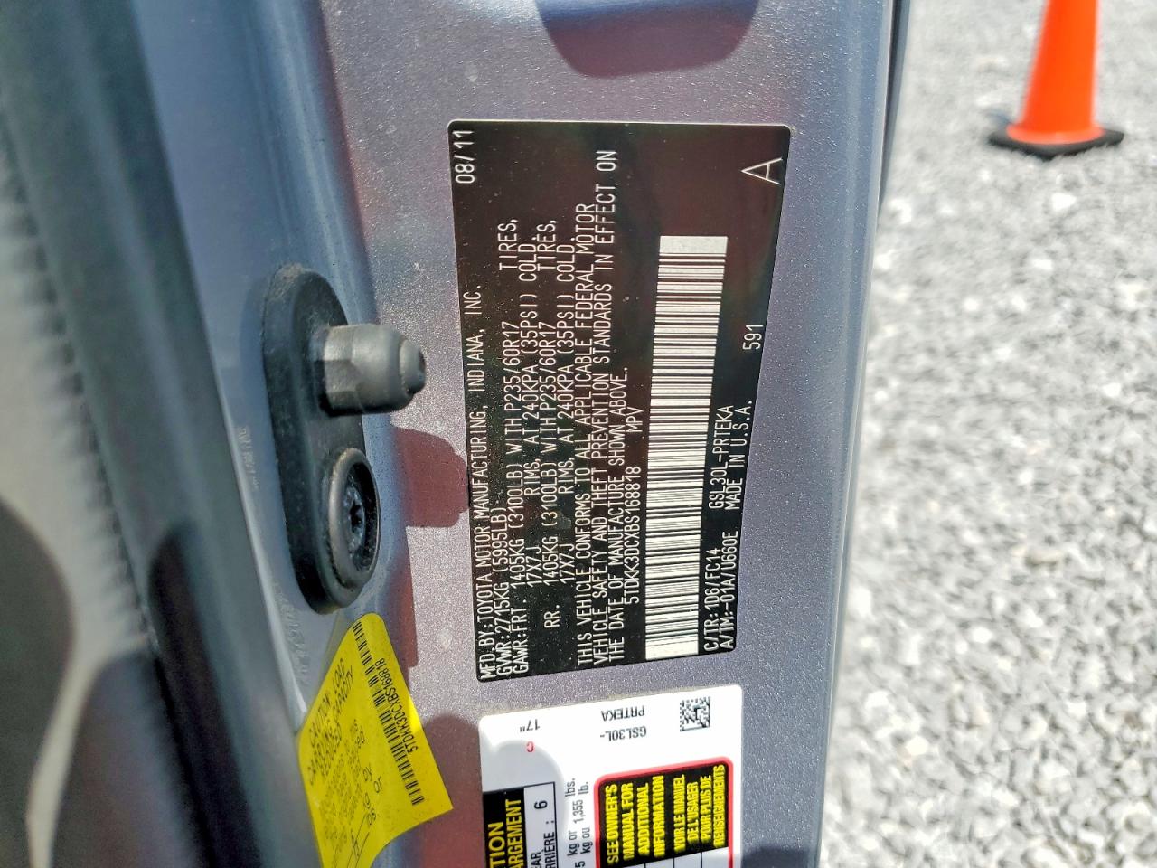 2011 TOYOTA SIENNA