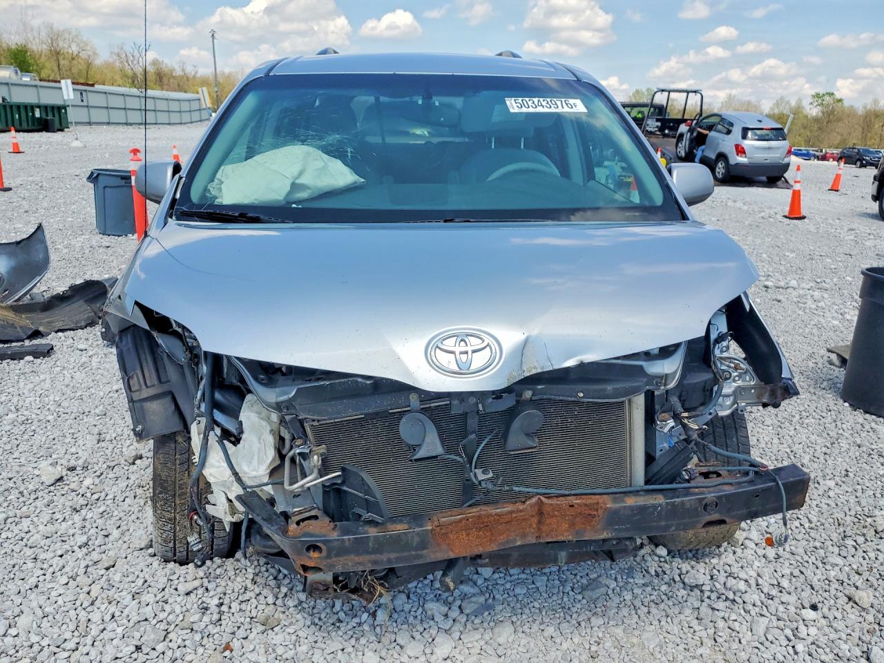 2011 TOYOTA SIENNA