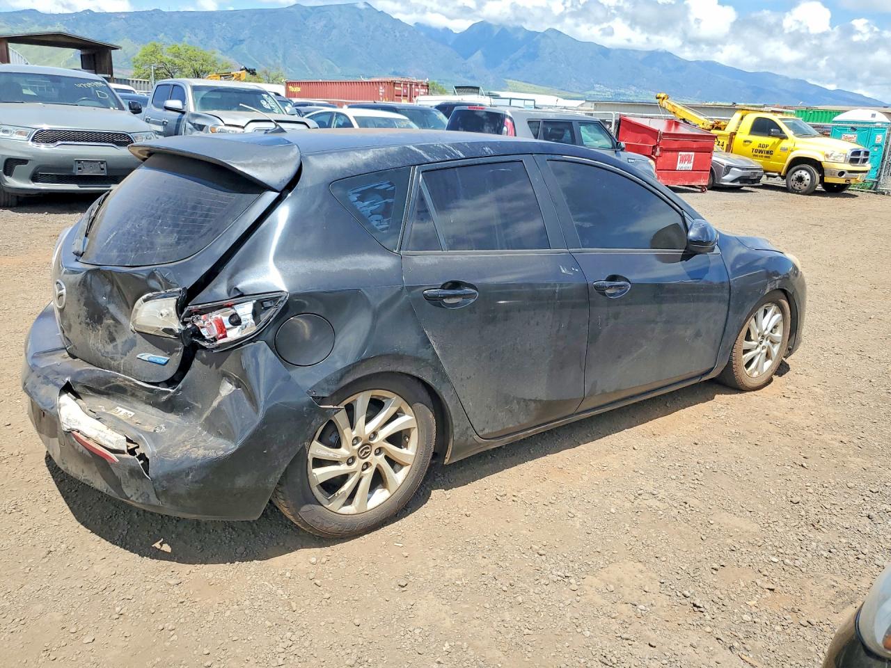 2013 MAZDA 3