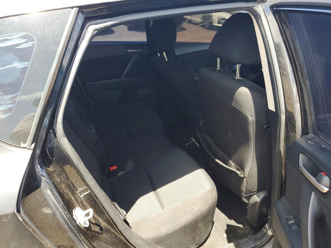 2013 MAZDA 3