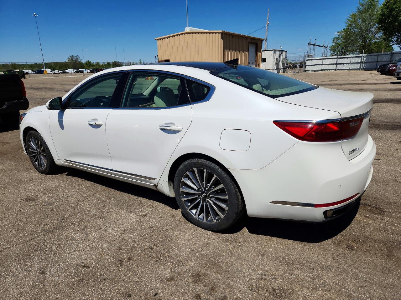 2017 KIA CADENZA