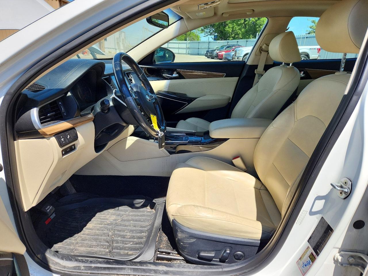 2017 KIA CADENZA