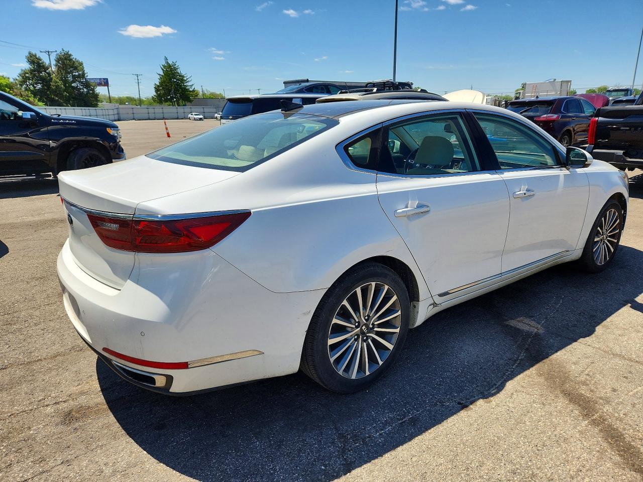 2017 KIA CADENZA