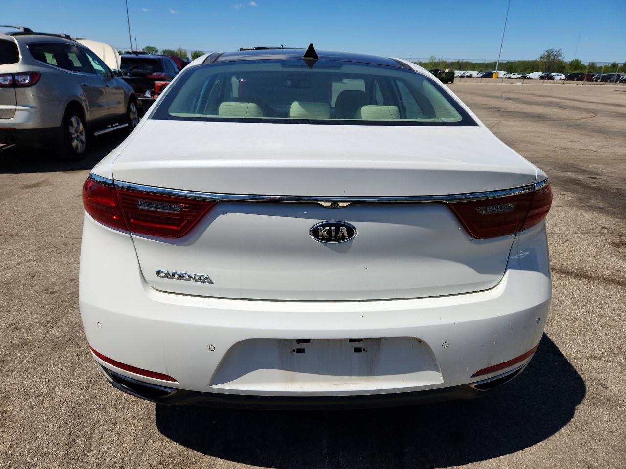 2017 KIA CADENZA