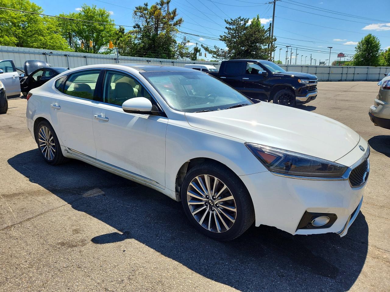 2017 KIA CADENZA