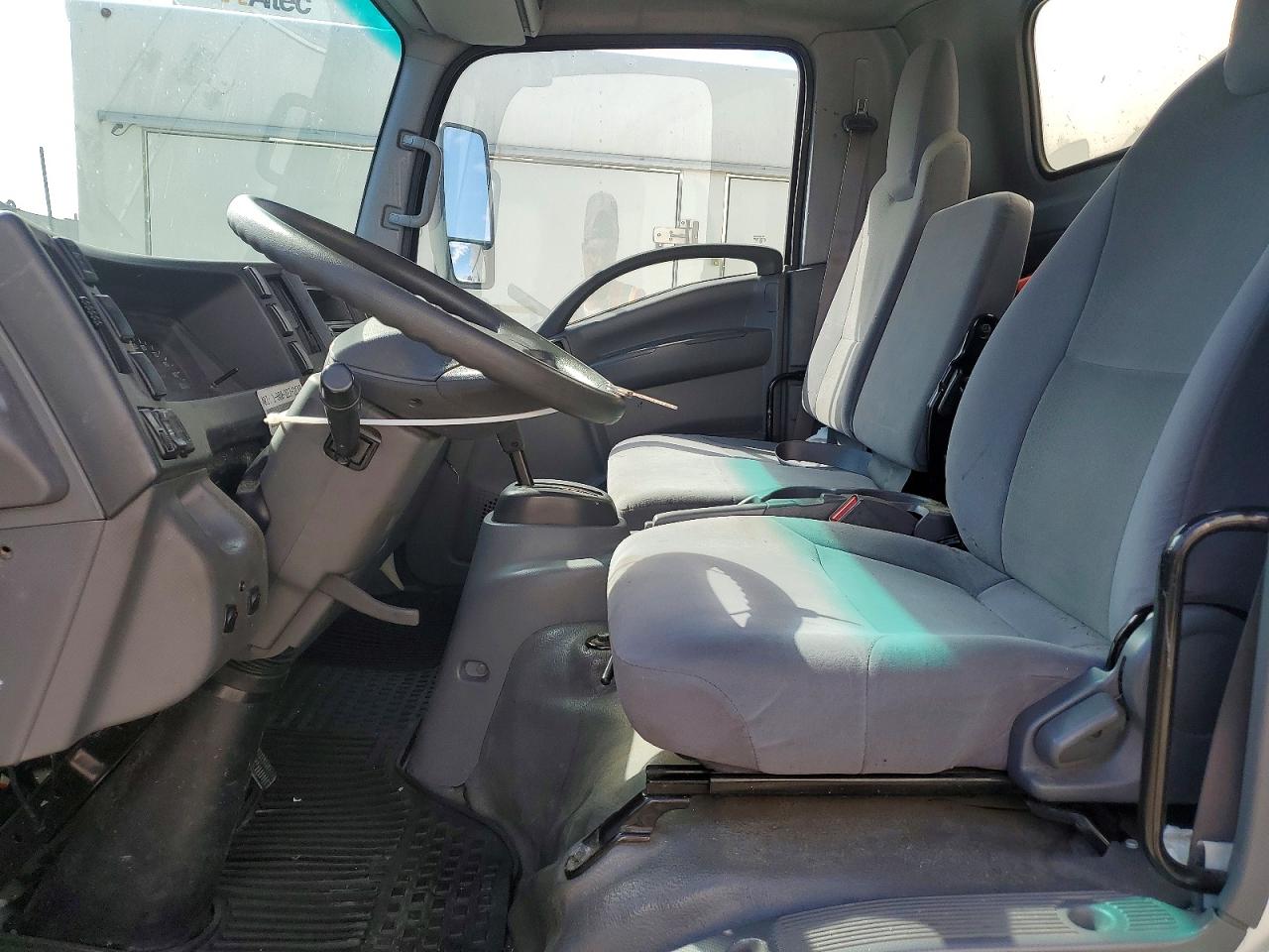2020 ISUZU NPR