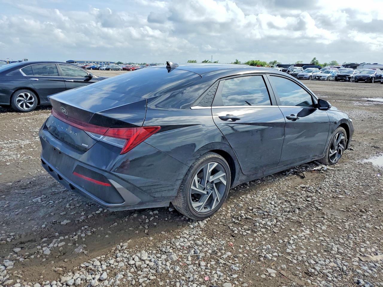2025 HYUNDAI ELANTRA