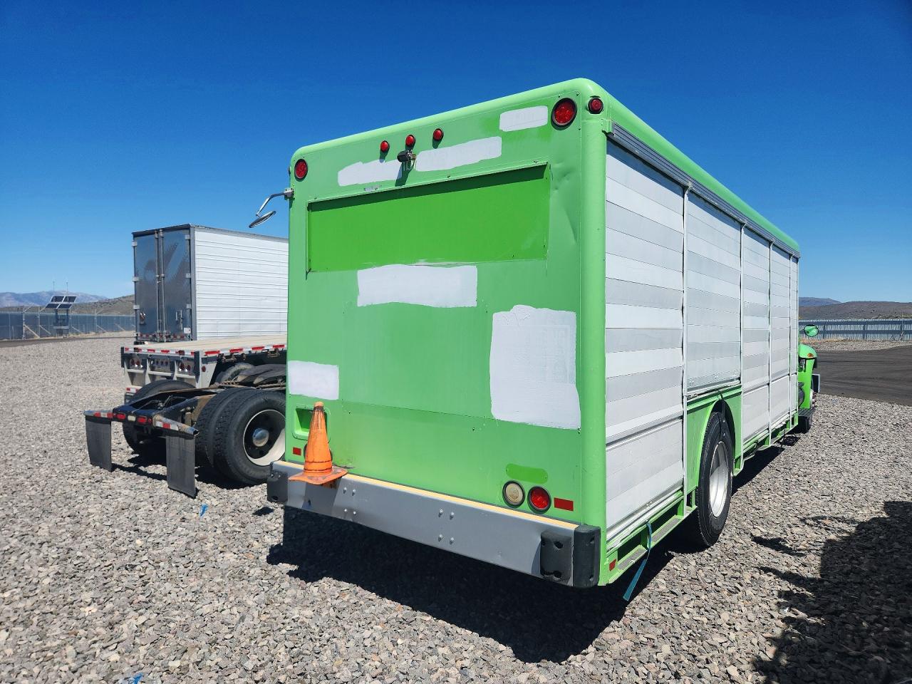 2007 INTERNATIONAL 4000 SERIE