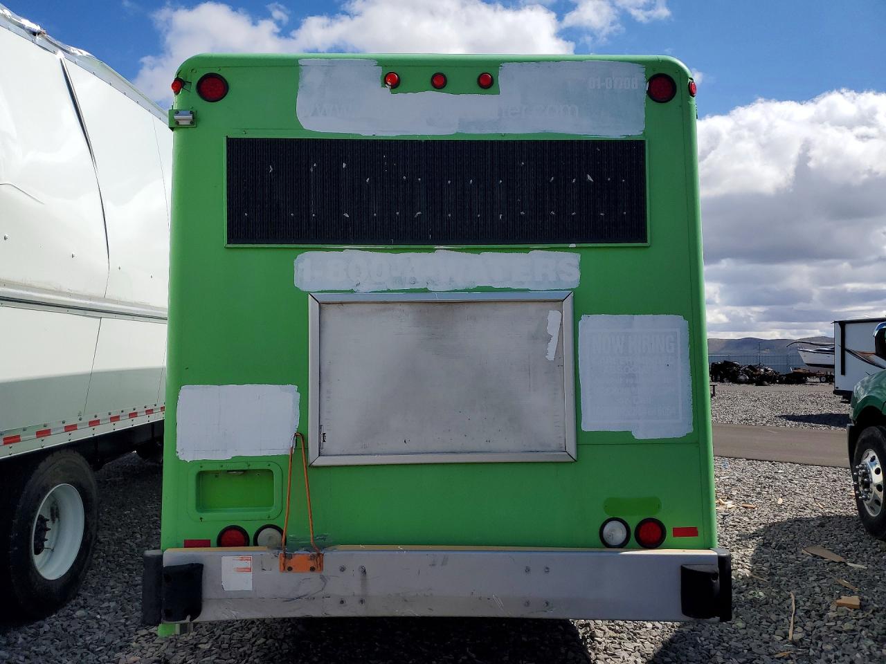 2007 INTERNATIONAL 4000 SERIE