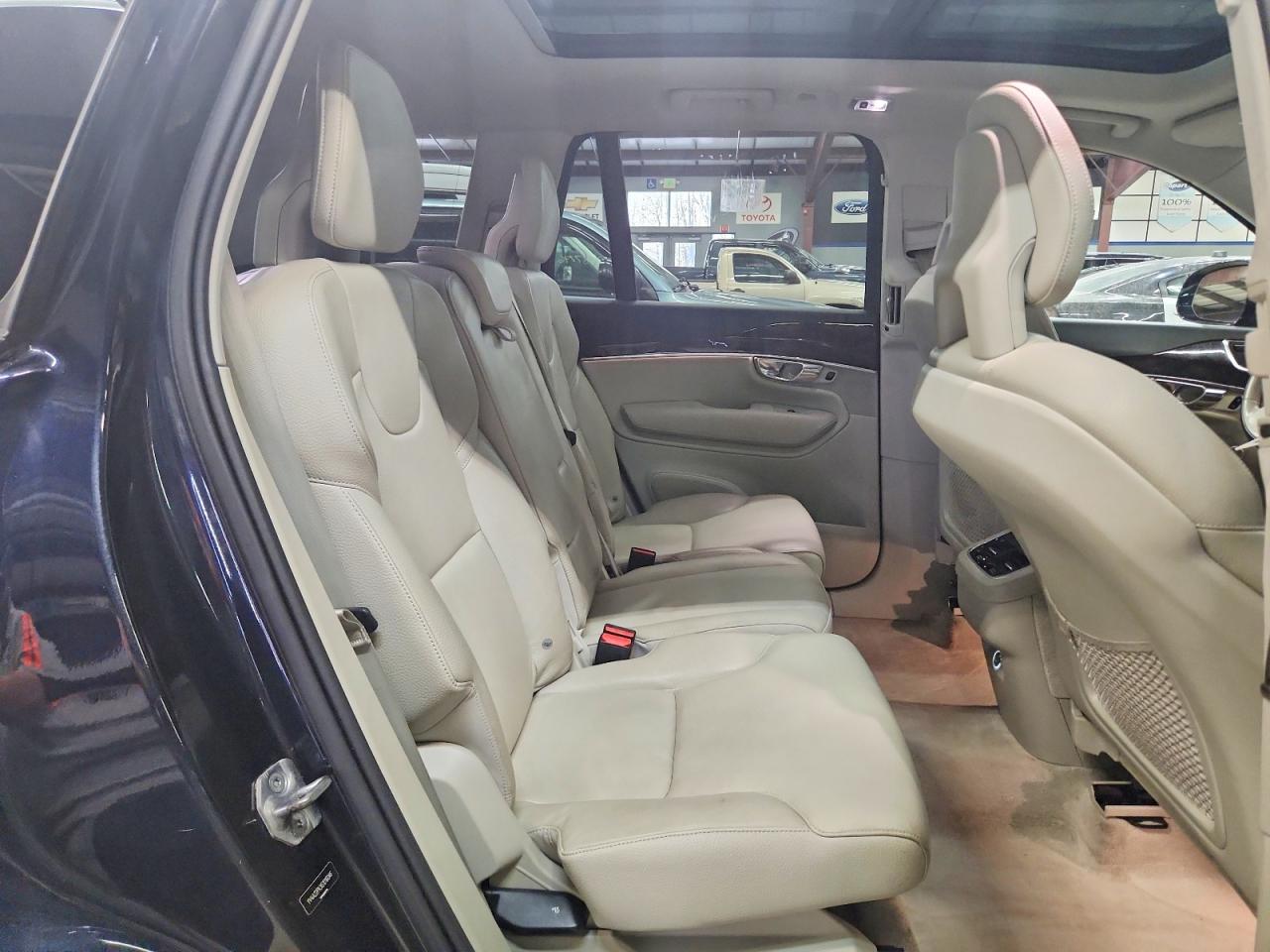 2016 VOLVO XC90