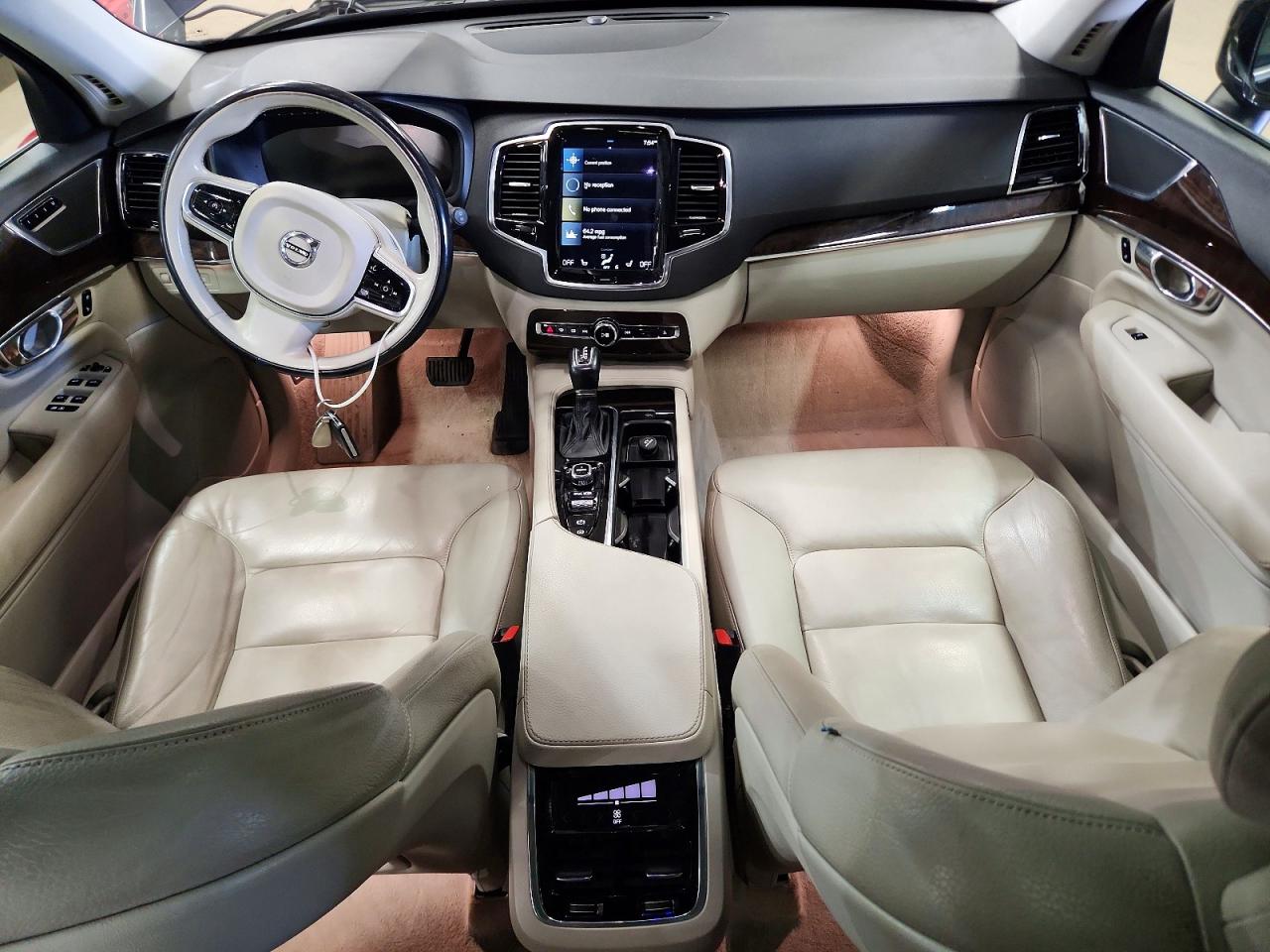 2016 VOLVO XC90