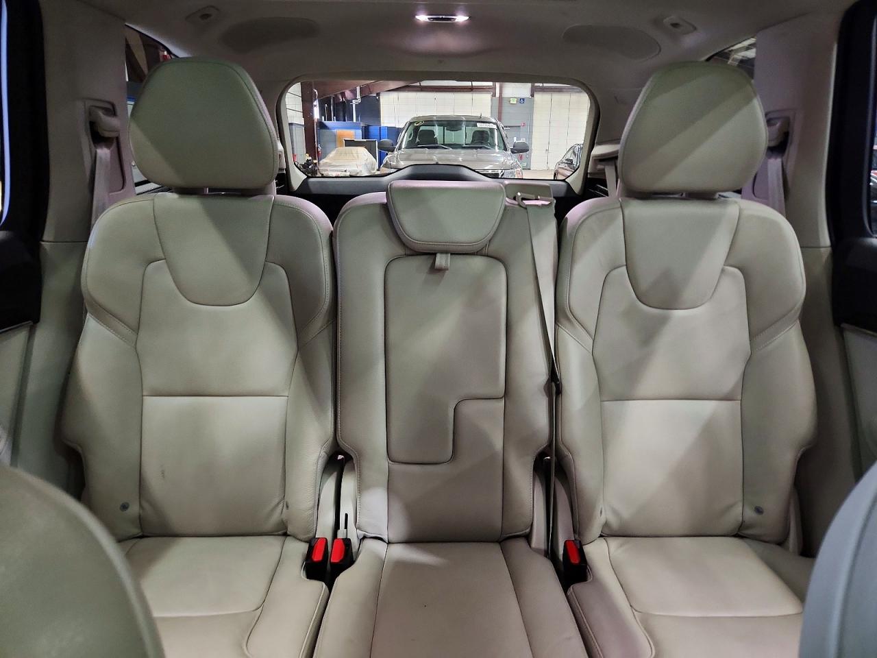2016 VOLVO XC90