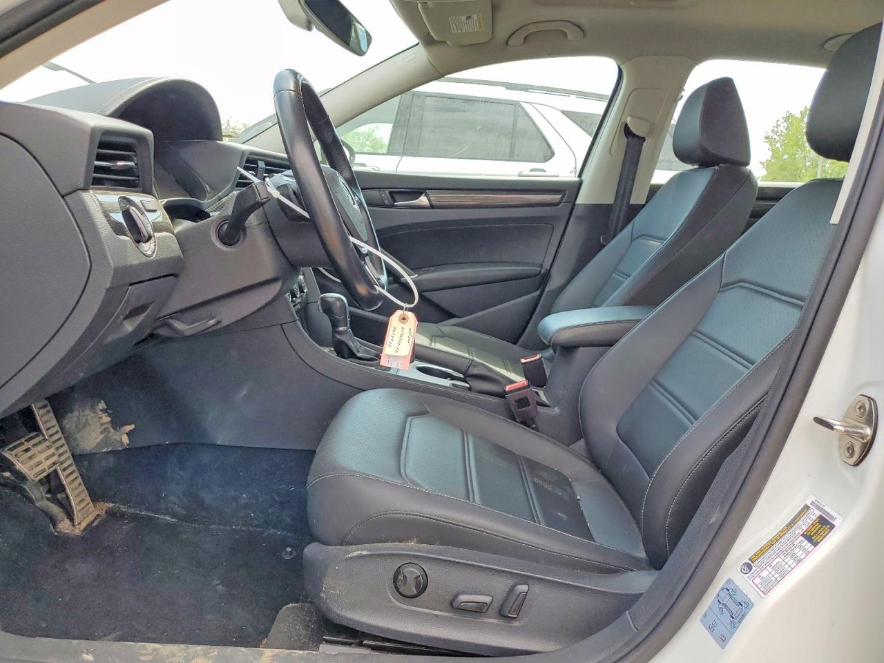 2020 VOLKSWAGEN PASSAT