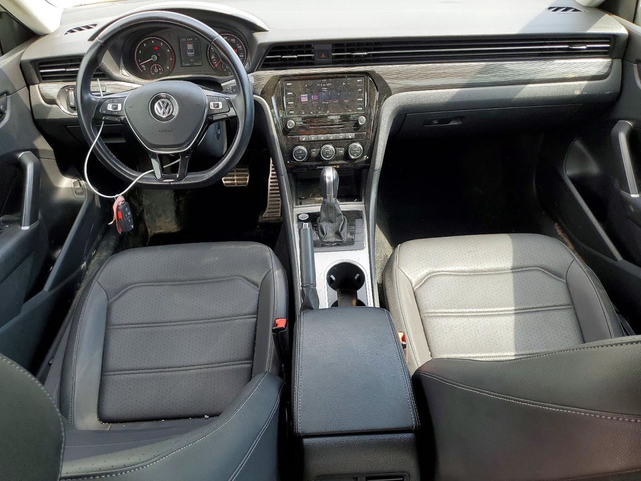 2020 VOLKSWAGEN PASSAT