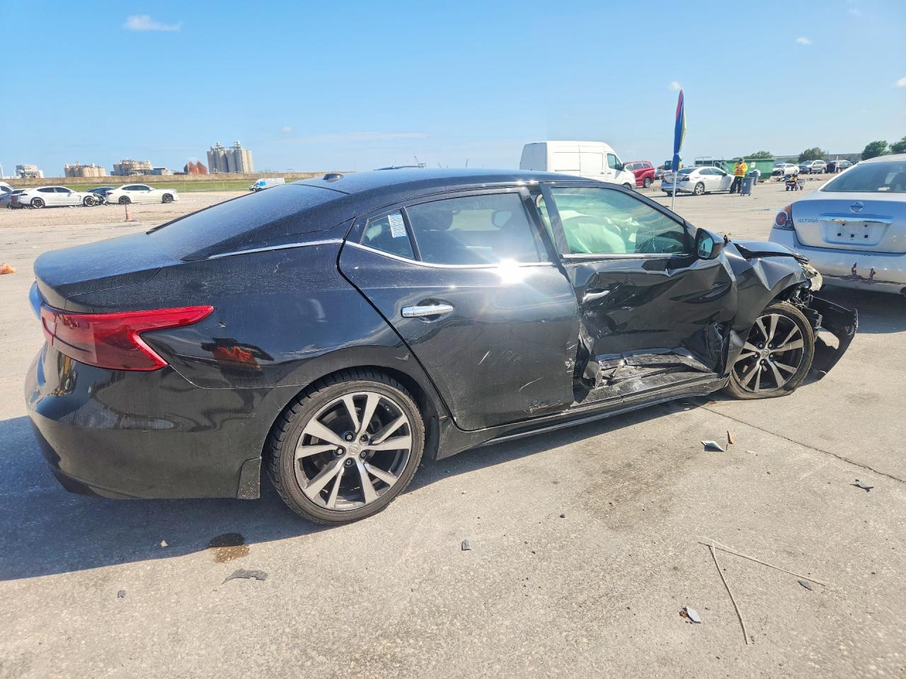 2017 NISSAN MAXIMA
